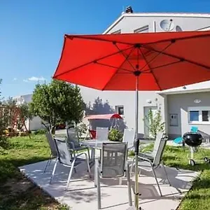 Cape Deluxe Rtina