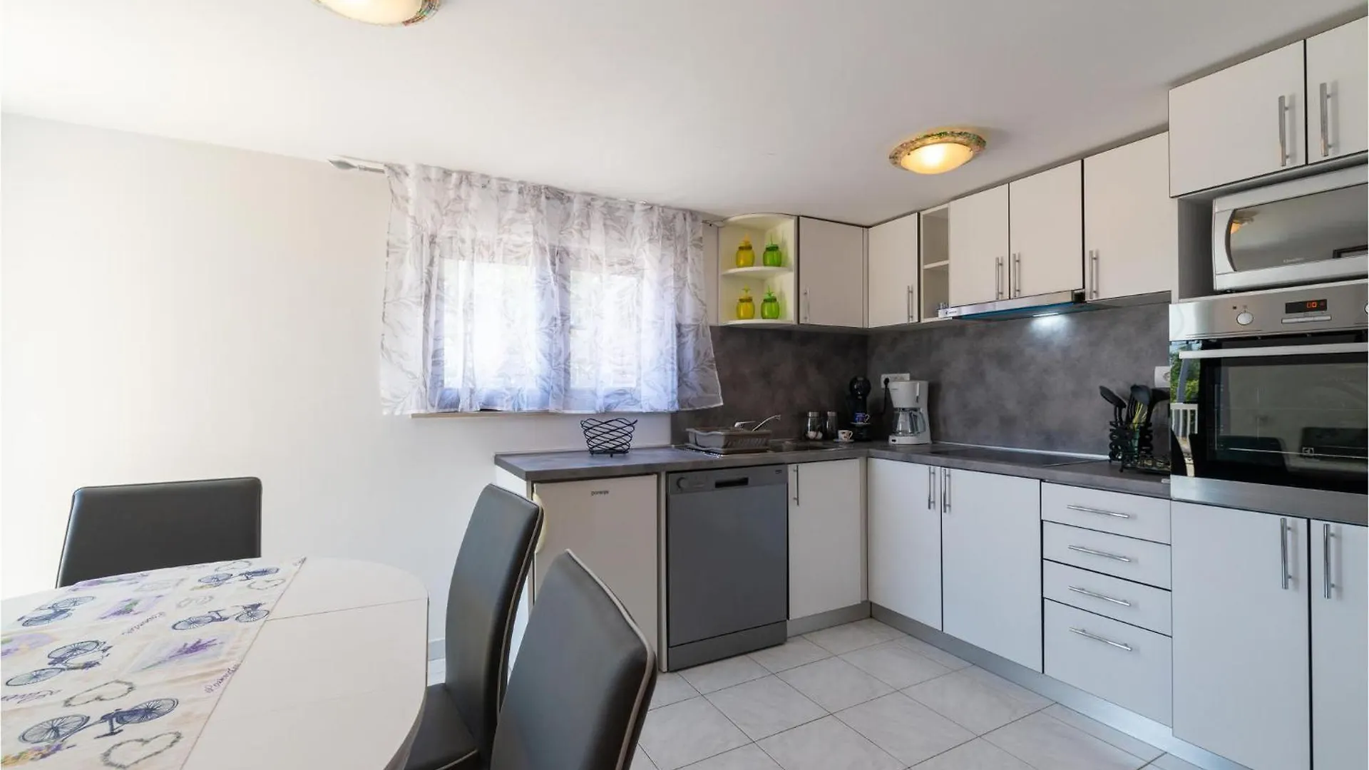 Holiday home Awesome Home In Rtina With House Sea View